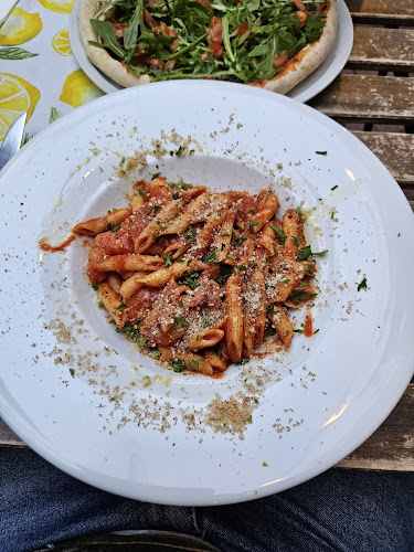 Rozmaring Kiskert Vendéglő és Pizzéria