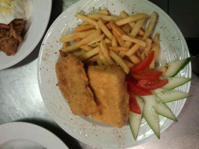 Gyöngyös, Kékes tér, 3200