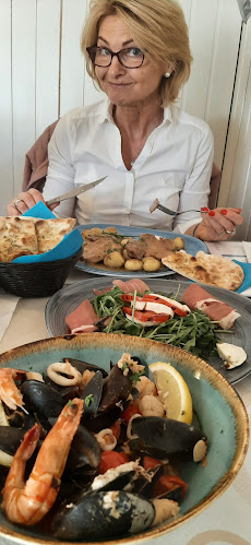 Opinii despre Trattoria da Matteo în Szekszárd - Vendéglátás