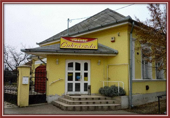 Jávor Cukrászda és Fagyizó