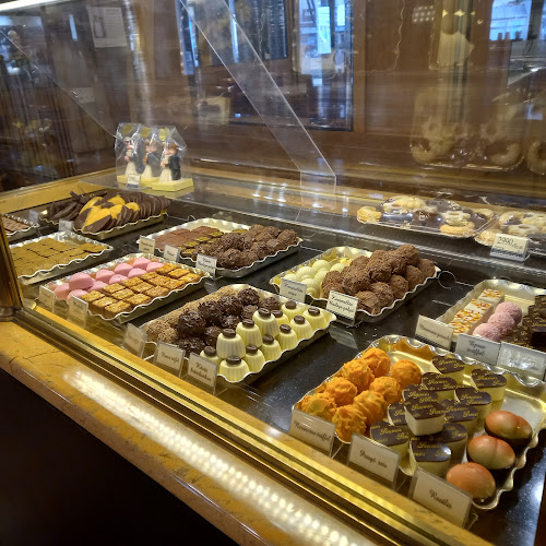 Esztergom, Vörösmarty u. 2, 2500