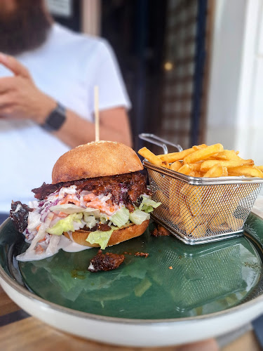 LYR Speciality Coffee and Food - Vendéglátás