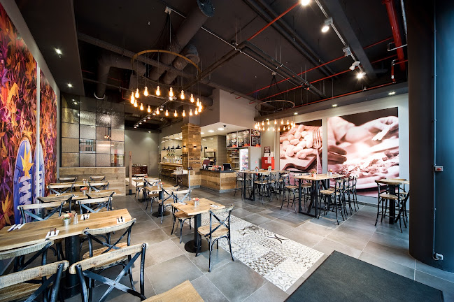 Budapest, Allee bevásárlóközpont, Október huszonharmadika u. 8-10, 1117