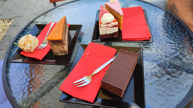 Opinii despre Édes kettes Cukrászda în Pomáz - Vendéglátás