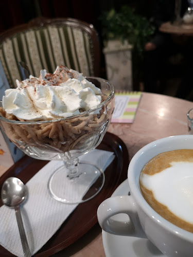 Opinii despre Zwinger Kávéház în Sopron - Vendéglátás
