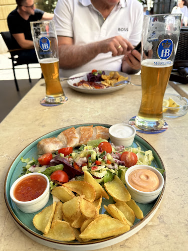 Replay Cafe & Restaurant - Vendéglátás