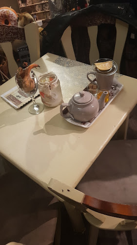 Csacska Macska Csecse-becse - Vendéglátás