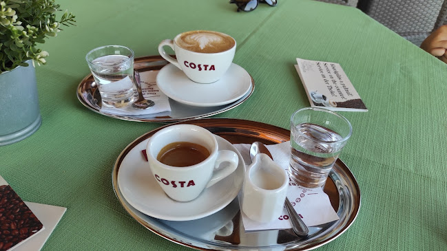 Lévai Garden - Caffe& Eis, Faházak, udvari kellékek