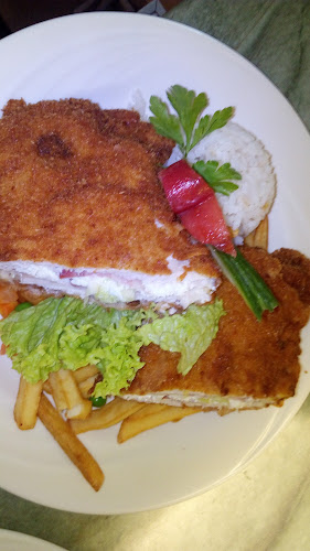 Komár 200 Kkt. - Vendéglátás