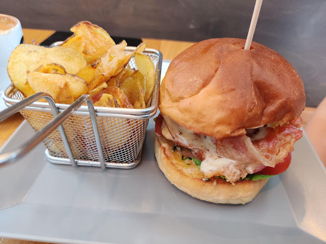 Pesti Burger és Bár