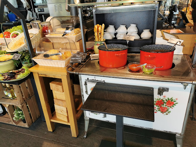 Fresh Corner Restaurant Páty - Páty