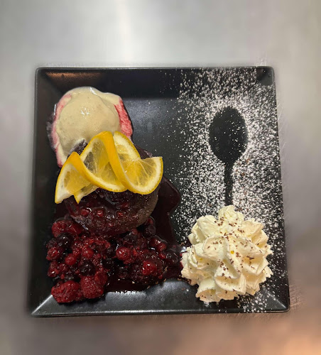 Comentarii opinii despre Bor & Bazsalikom Pizzéria, Étterem