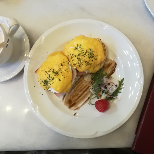 Comentarii opinii despre Hauer cukrászda és kávéház