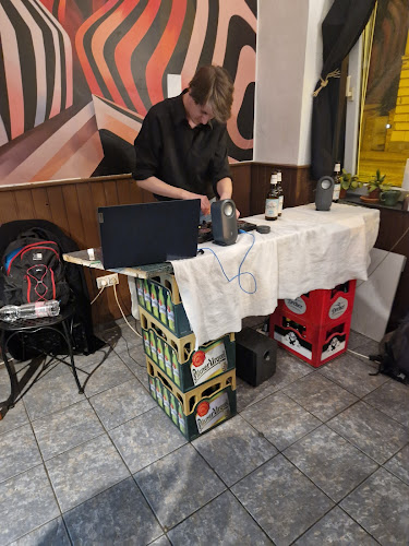 Comentarii opinii despre Négylépcsős Söröző