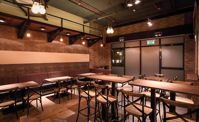 Győr, Egyetem tér, 9026