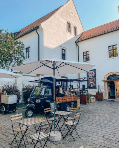 Szia! Coffee & Sweets