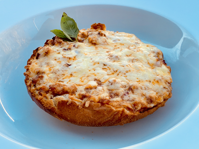 Anna Falatozó - Vendéglátás