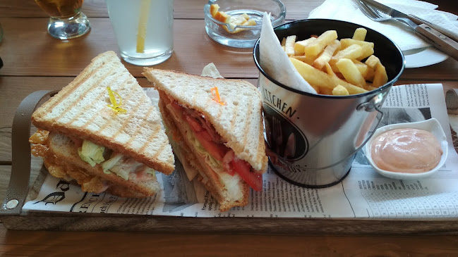 Comentarii opinii despre Kredenc Döner