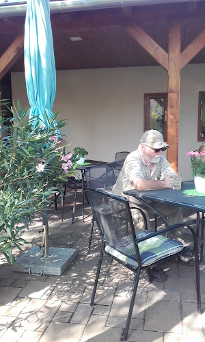 Opinii despre Mazsola Fagyizó în Öttevény - Vendéglátás