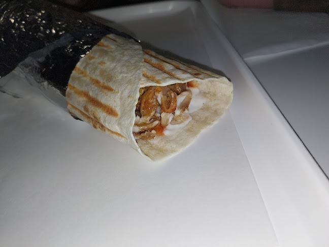 Opinii despre Döner Life (Piramis Üzletközpontban) în Tiszaújváros - Vendéglátás