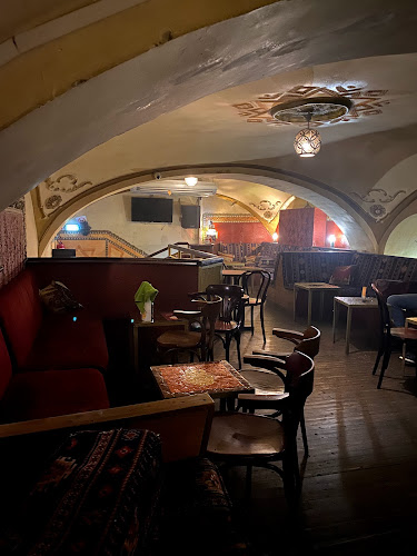 Habibi Shisha Bár | Hastánc - Vendéglátás