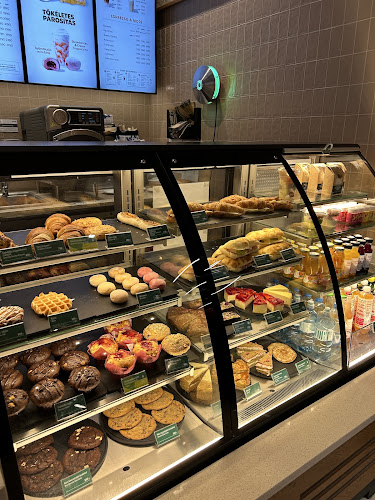 Opinii despre Starbucks Pécs în Pécs - Vendéglátás