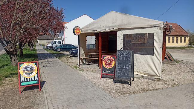 Adonyi Bikaerős Burger - Vendéglátás