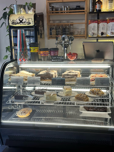 Comentarii opinii despre Vinikli - local drinks & stuff