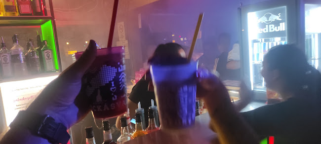 Comentarii opinii despre Kockás Streetbar - Cocktails - Cafe - Music
