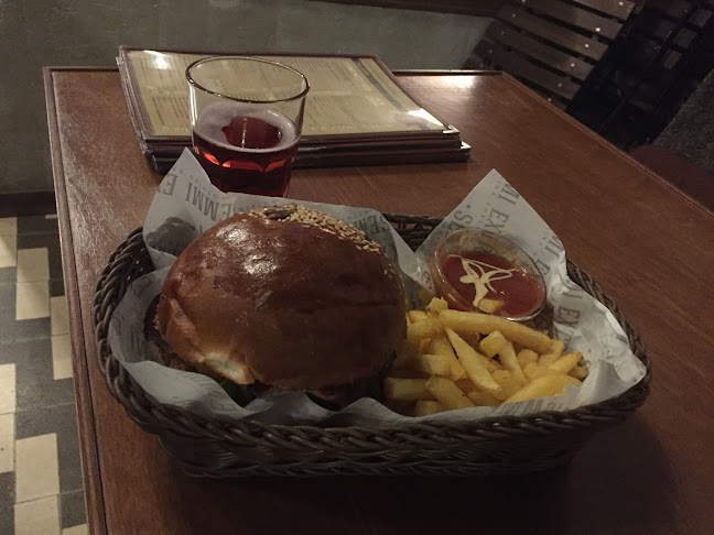 Opinii despre SEMMI EXTRA Bartók în Budapest - Vendéglátás