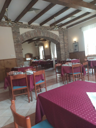 Opinii despre Birka csárda în Mindszent - Vendéglátás