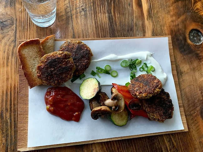 Opinii despre Falatozó Kert Söröző în Fonyód - Vendéglátás