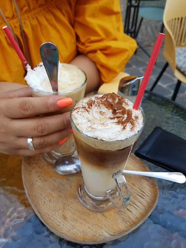 Opinii despre La Mocca Coffeeshop în Szentendre - Vendéglátás