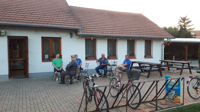 Opinii despre Manci kocsma în Acsád - Vendéglátás