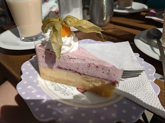 Opinii despre Sweets Látványcukrászda în Győr - Vendéglátás