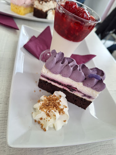 Opinii despre Melódia Cukrászda în Seregélyes - Vendéglátás