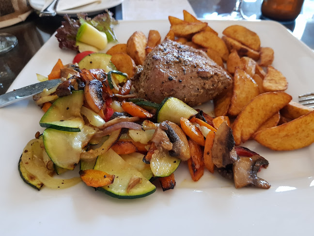 Opinii despre Kiskakas Vendéglő în Cegléd - Vendéglátás