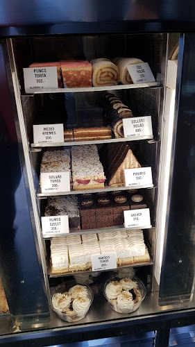 Opinii despre Vanilin Cukrászda în Budapest - Vendéglátás