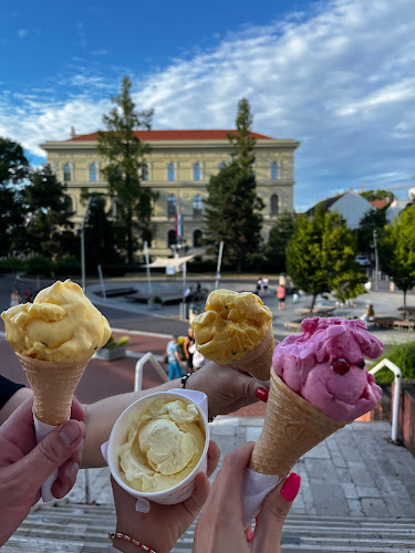 Opinii despre Boro fagyizó în Szeged - Vendéglátás