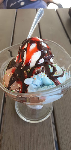 Opinii despre Flamingó kávézó és fagyizó în Tura - Vendéglátás