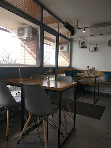 Opinii despre Presso - Coffe And More în Baja - Vendéglátás