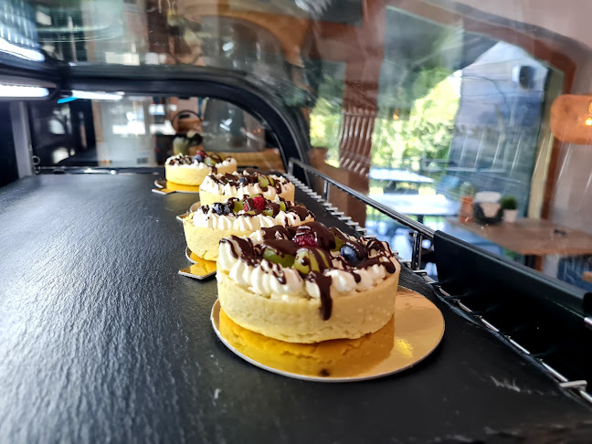 Tata, Május 1. út 21, 2890