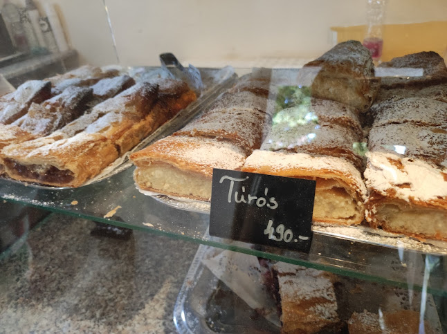 Comentarii opinii despre Monarchia Rétesház