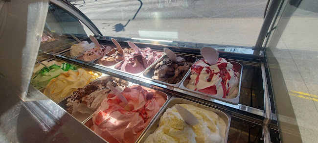 Opinii despre Napsugár Fagyizó în Budapest - Vendéglátás