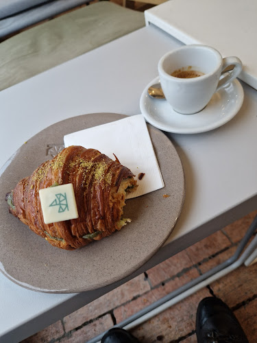 Opinii despre Freyja - the croissant story (Buda) în Budapest - Vendéglátás