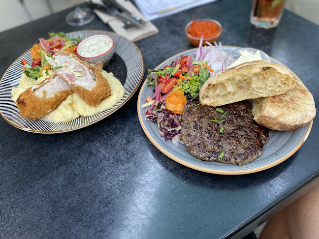 Pécs, Ferencesek utcája 32, 7621