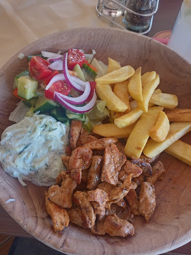 Opinii despre Muskátli Vendéglő în Balatonfenyves - Vendéglátás