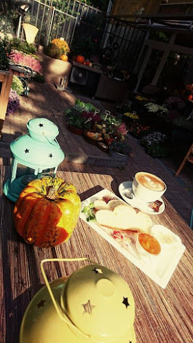 KisBécs Borbár Borbolt Kávézó Reggeliző - Vendéglátás