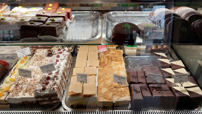 Opinii despre Royal Cukrászda în Maklár - Vendéglátás