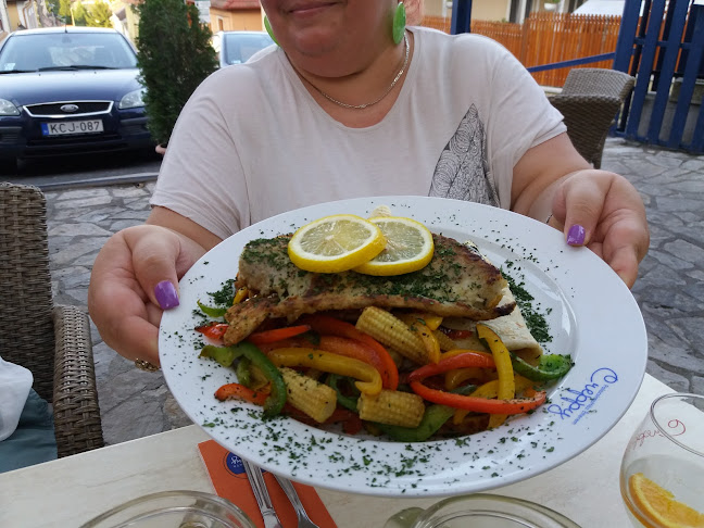 Comentarii opinii despre Creppy PalacsintaHáz Étterem & Center Miskolc